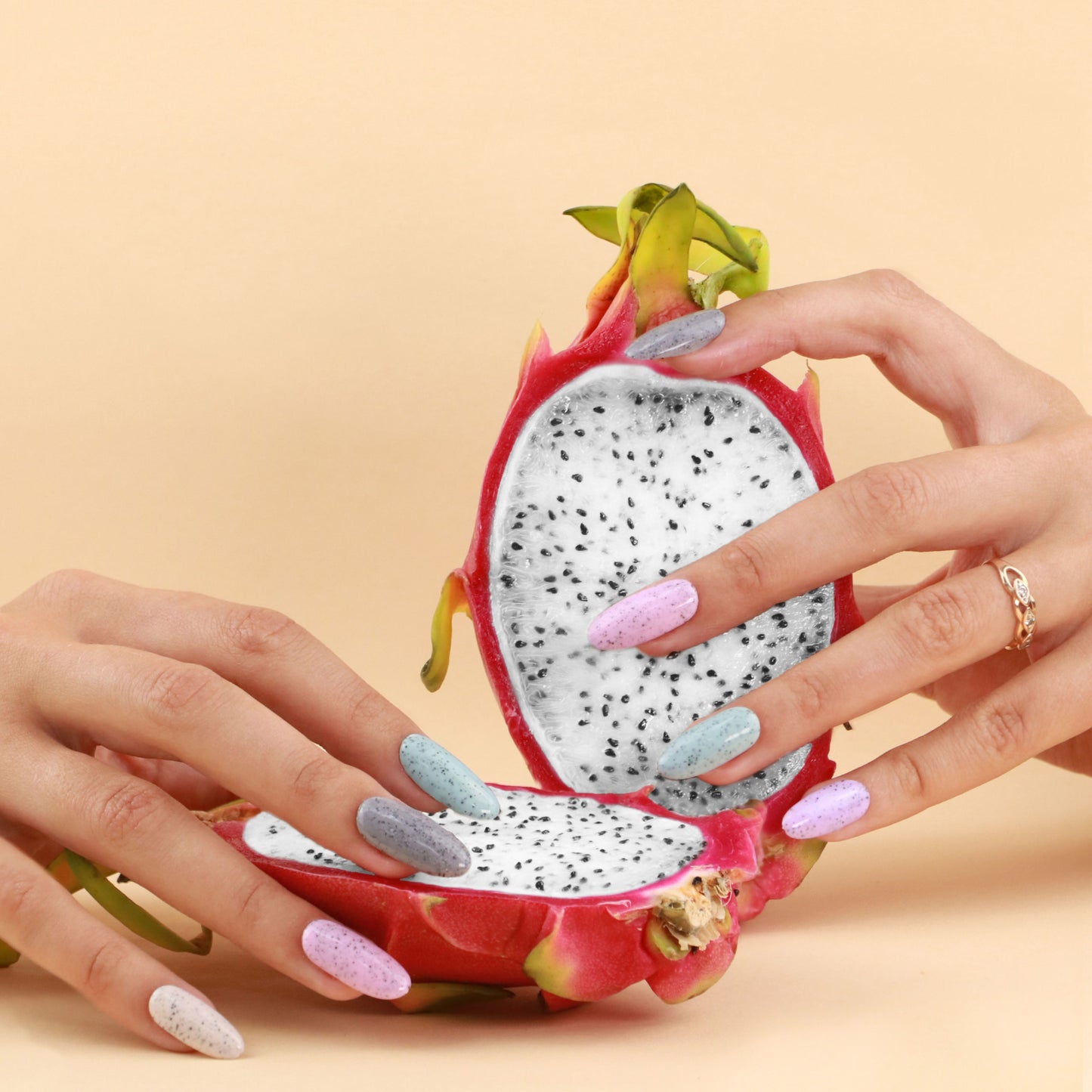 Gel Polish Komilfo Dragon Fruit DF001 (almond interspersed), 8 ml