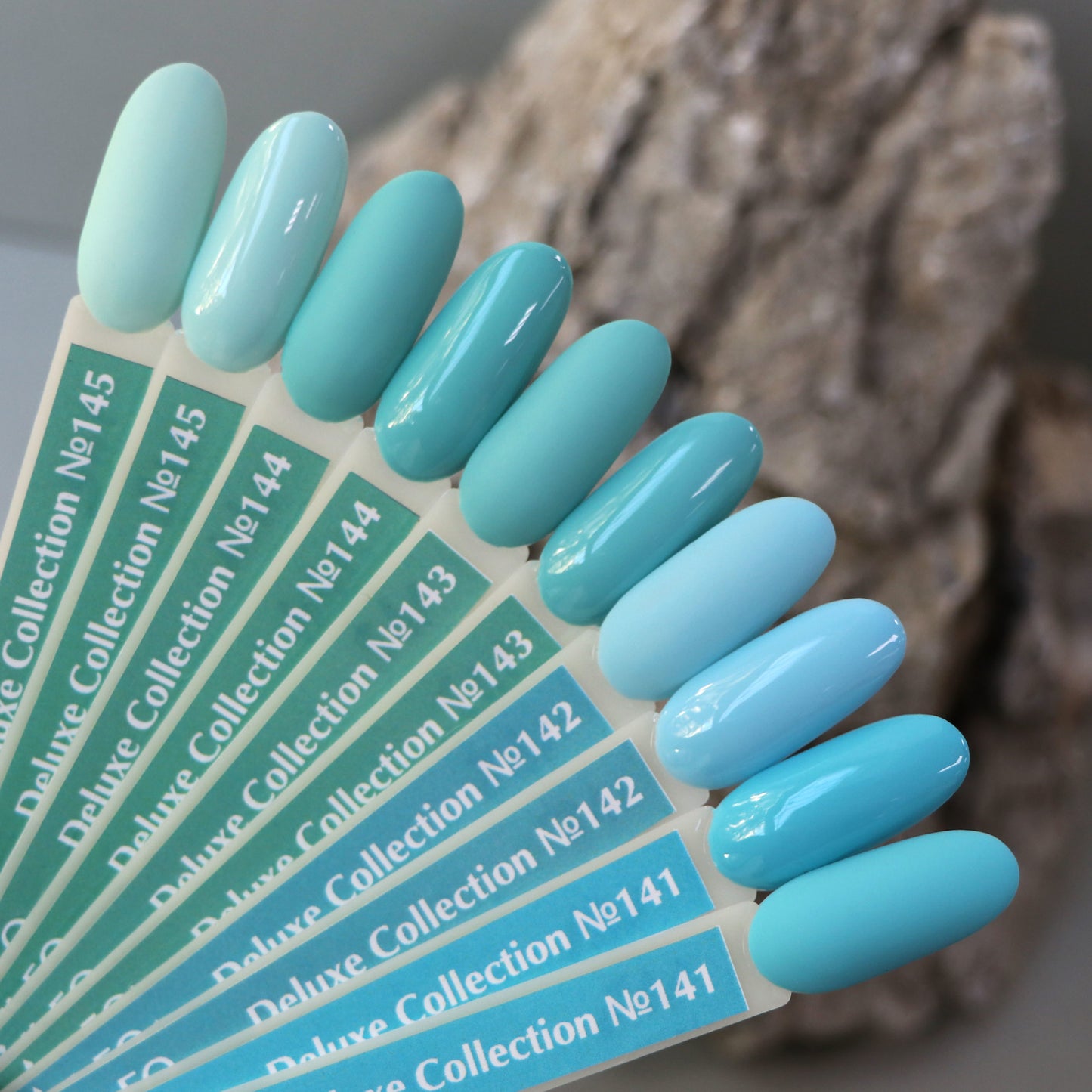 Gel Polish Komilfo Deluxe Series D145 (light turquoise, enamel), 8 ml