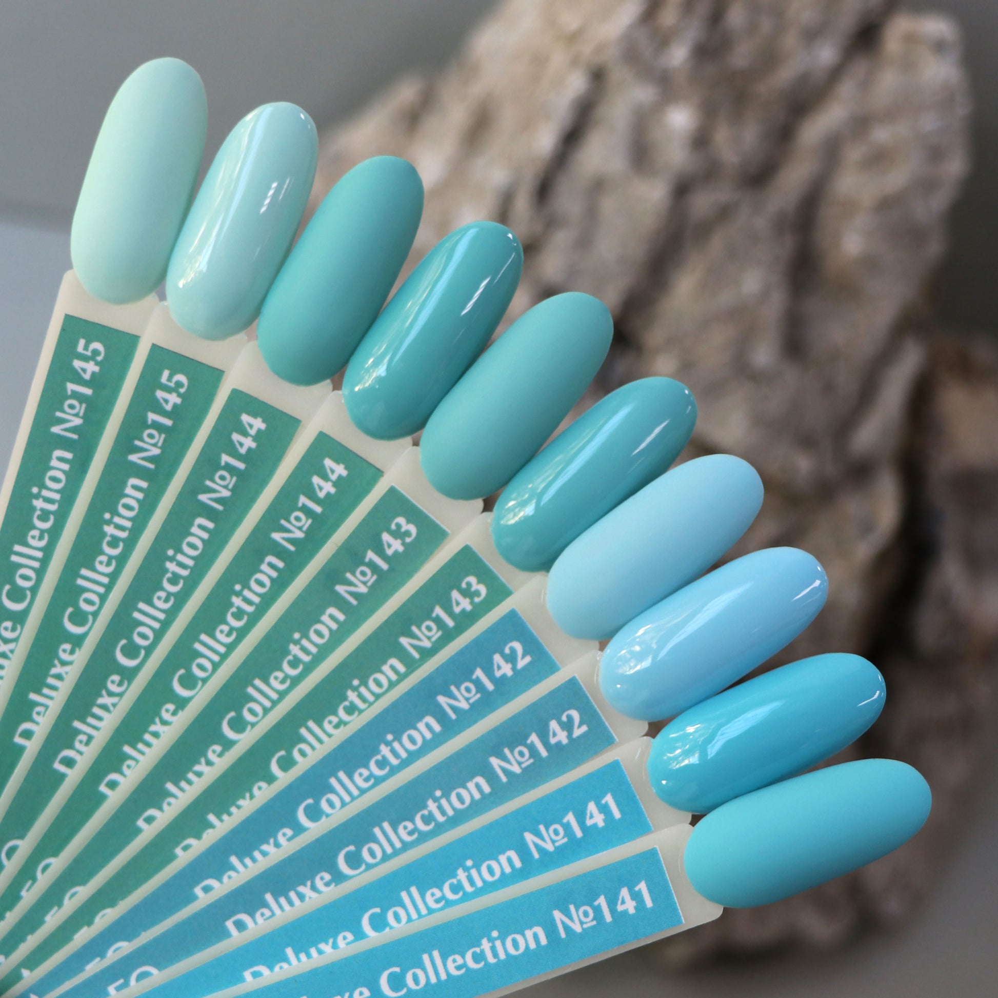 Gel Polish Komilfo Deluxe Series D145 (light turquoise, enamel), 8 ml