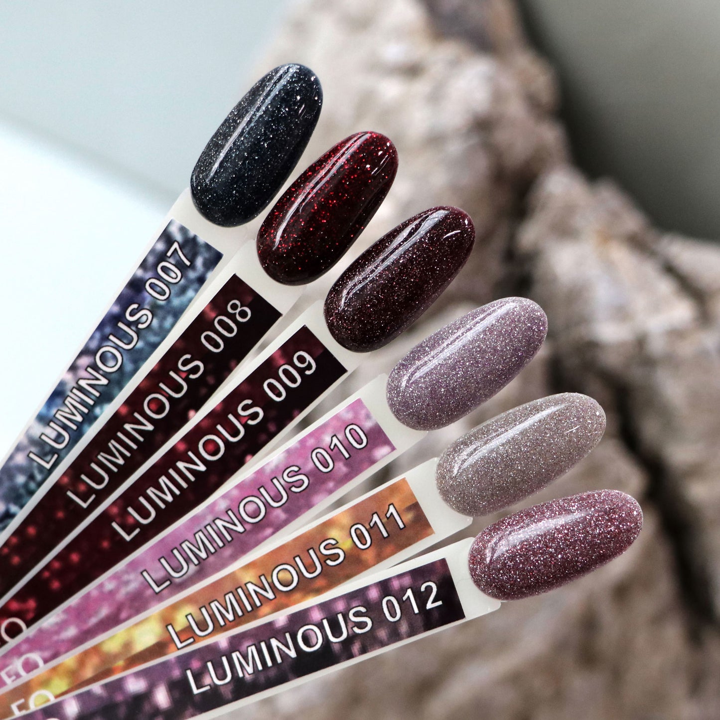 Komilfo Luminous Collection L009 (wine, reflective), 8 ml